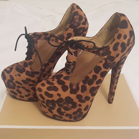 Hot Leopard booties